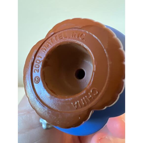 Fisher-Price Little People Construction Worker Red Flag Hammer Hard Hat 2001 - Picture 3 of 5